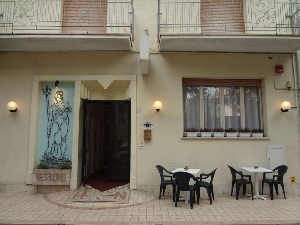Hotel Nettuno ポルト・サン・ジョルジョ エクステリア 写真
