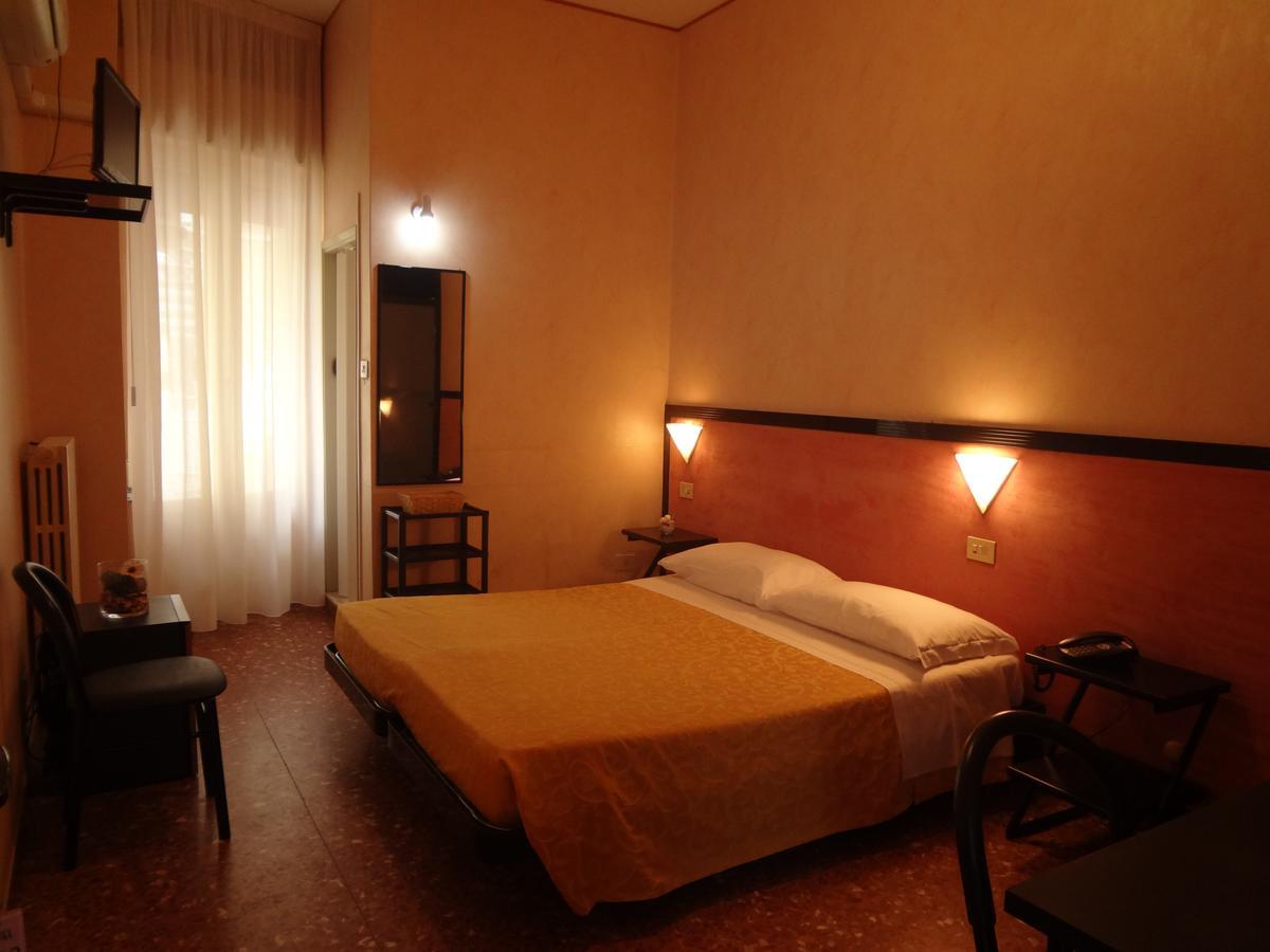 Hotel Nettuno ポルト・サン・ジョルジョ エクステリア 写真