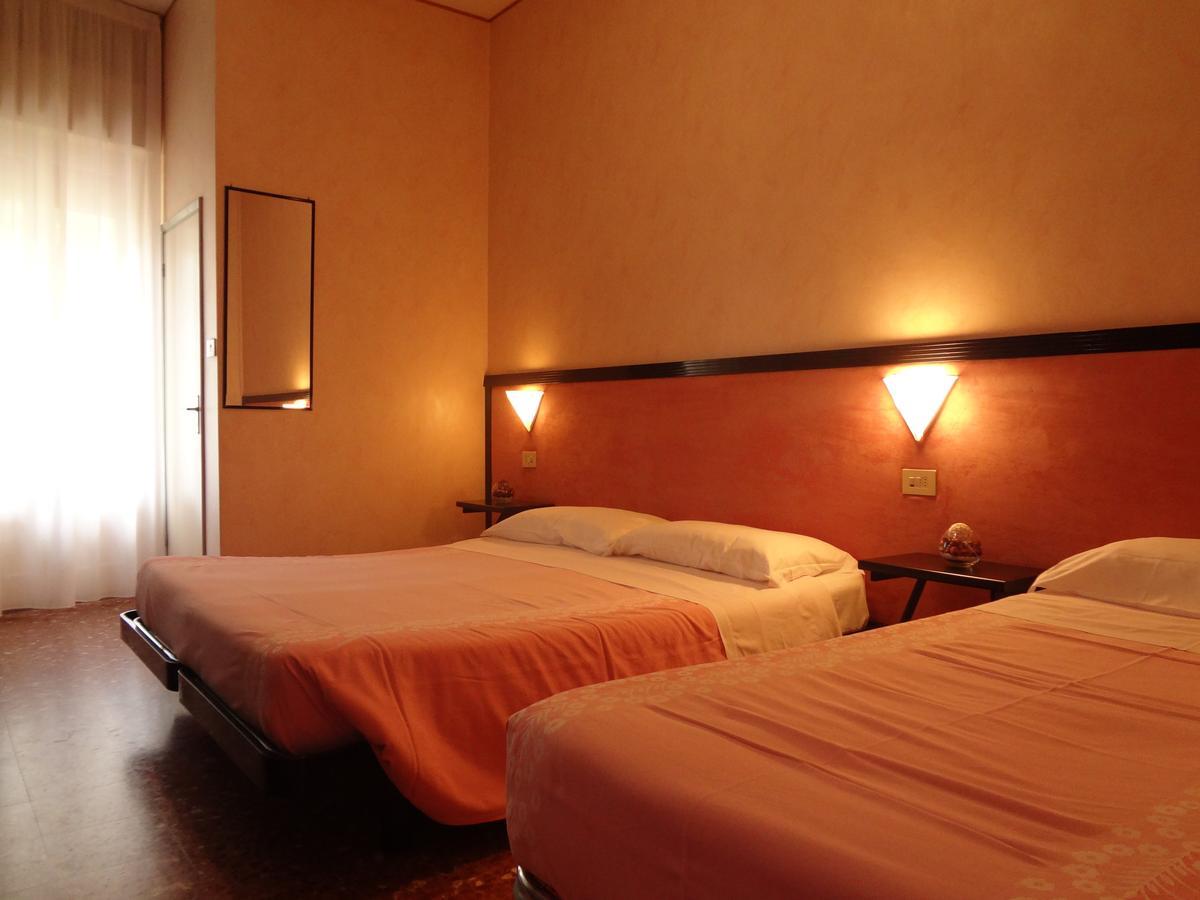 Hotel Nettuno ポルト・サン・ジョルジョ エクステリア 写真