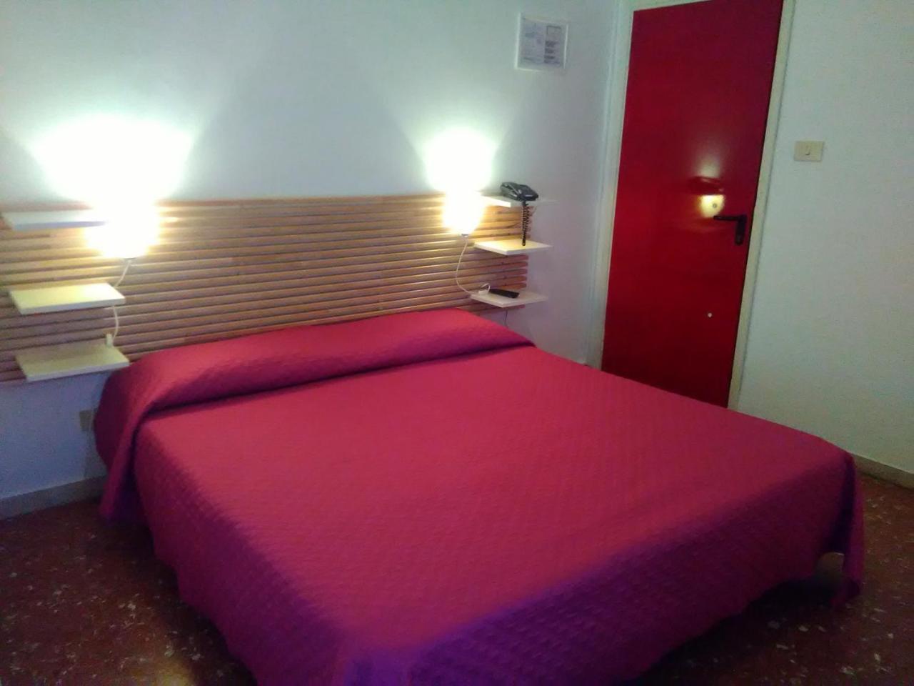 Hotel Nettuno ポルト・サン・ジョルジョ エクステリア 写真
